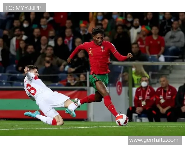 葡萄牙与意大利20年对决回顾与精彩瞬间分析 葡萄牙与意大利20年对决回顾与精彩瞬间分析