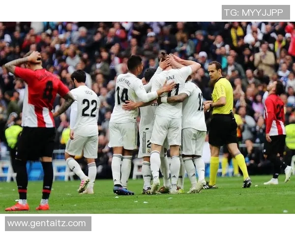 加维引领足球新风潮探索年轻球员的成长与未来发展之路